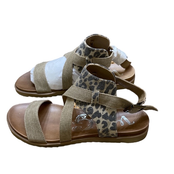 Very G Jayla 2 Tan Leopard Starppy Sandals - Picture 7 of 8